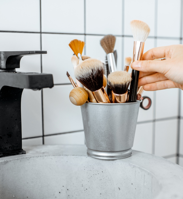 How to Clean Makeup Brushes