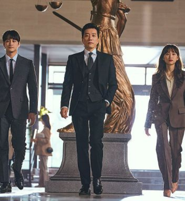 Law School – Legal Drama on Future Lawyers